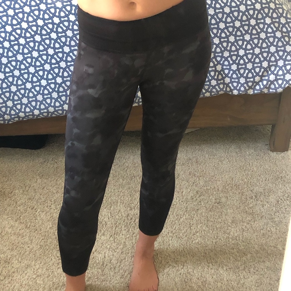 Lululemon black and grey legging  (crop) size 2
